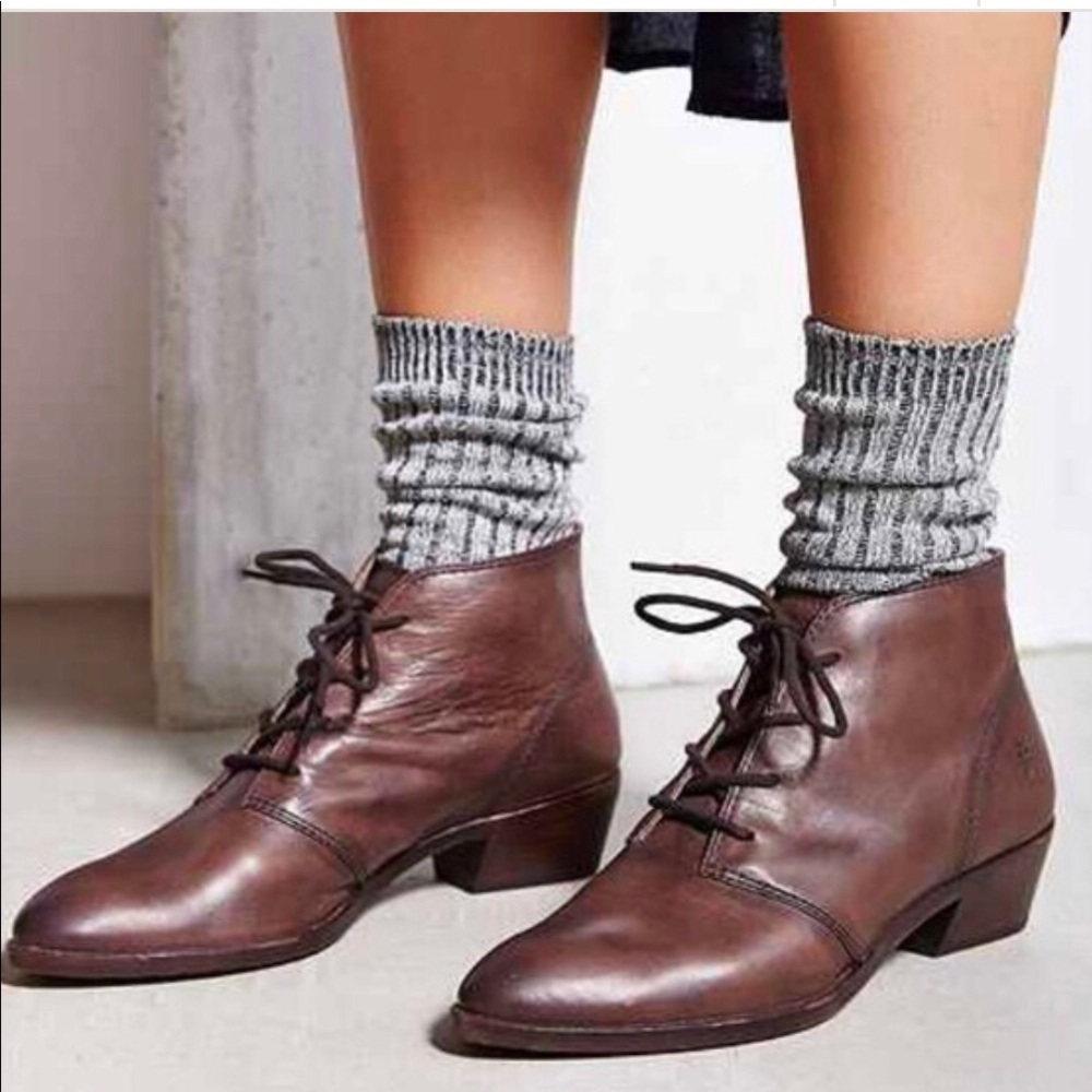 *SOLD* Frye Ruby Chukka Ankle Booties